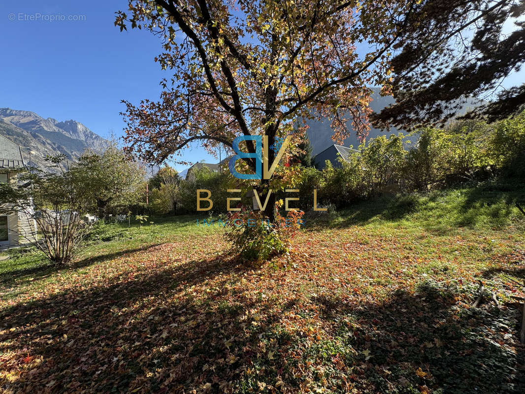 Terrain à SAINT-JEAN-DE-MAURIENNE