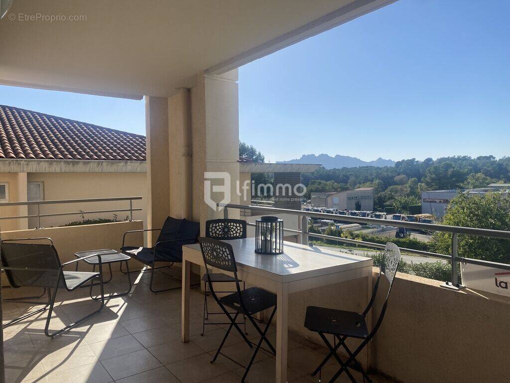 Appartement à ROQUEBRUNE-SUR-ARGENS