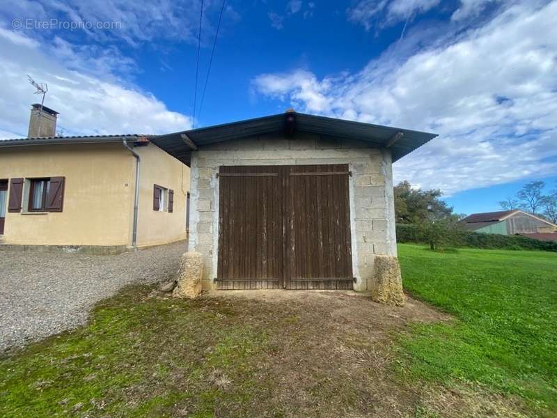 Maison à LE HOUGA