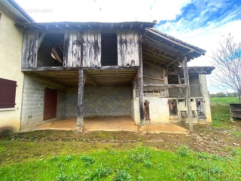 Maison à LE HOUGA