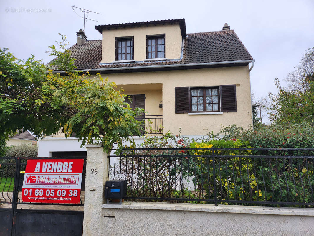 Maison à SAVIGNY-SUR-ORGE