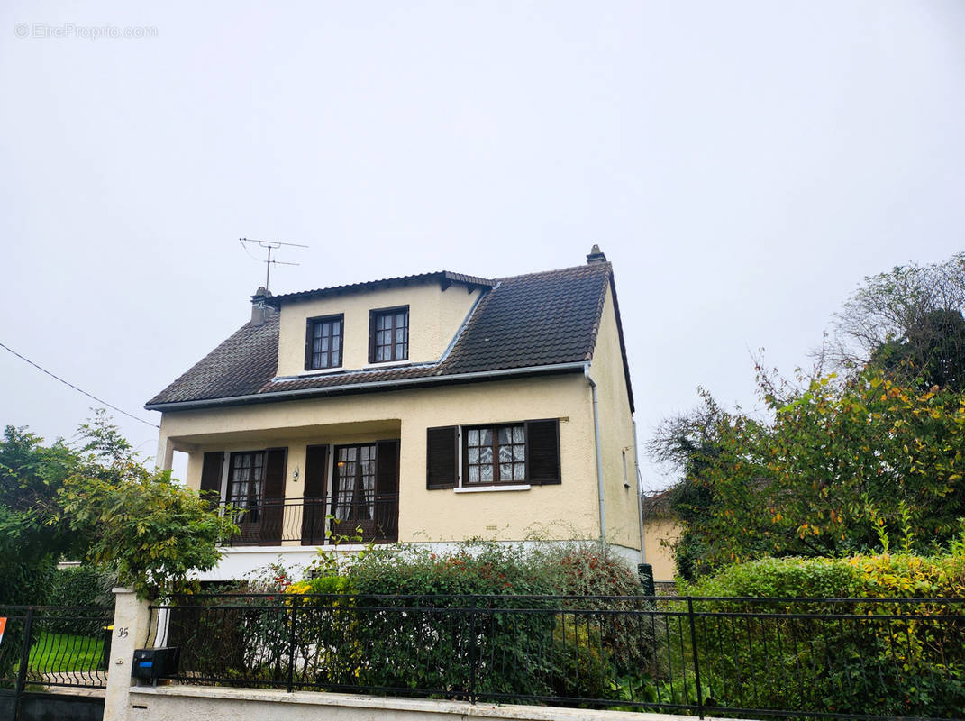 Maison à SAVIGNY-SUR-ORGE