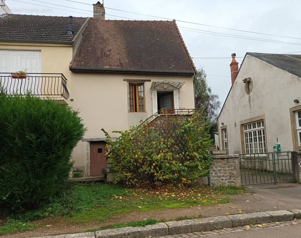 Maison à CHITRY-LES-MINES