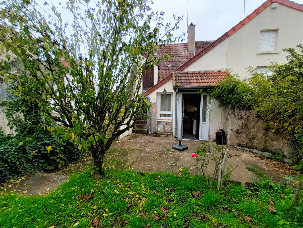 Maison à CHITRY-LES-MINES