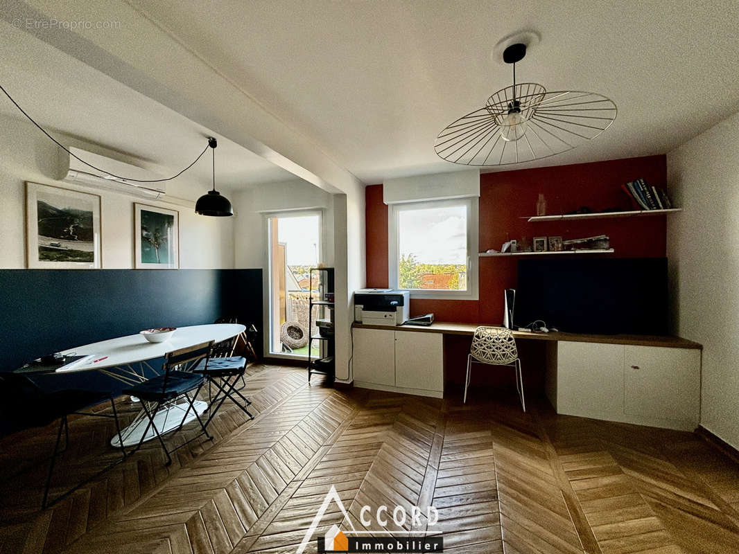 Appartement à SARTROUVILLE