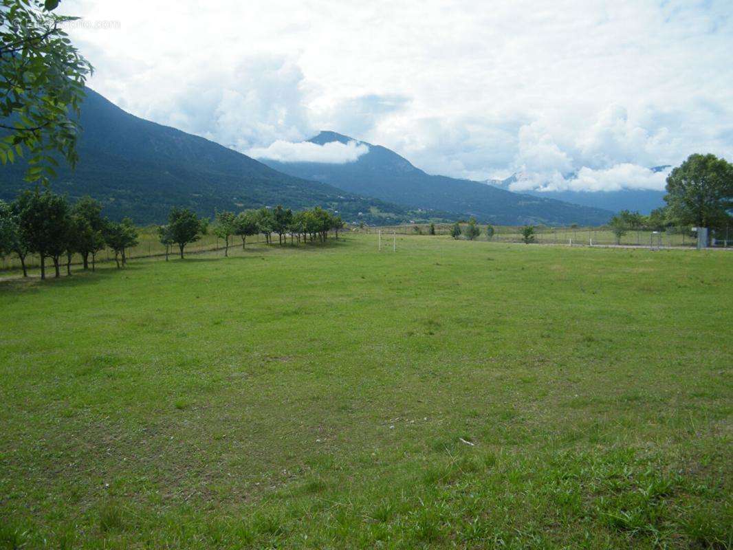 Terrain à CHATEAUROUX-LES-ALPES