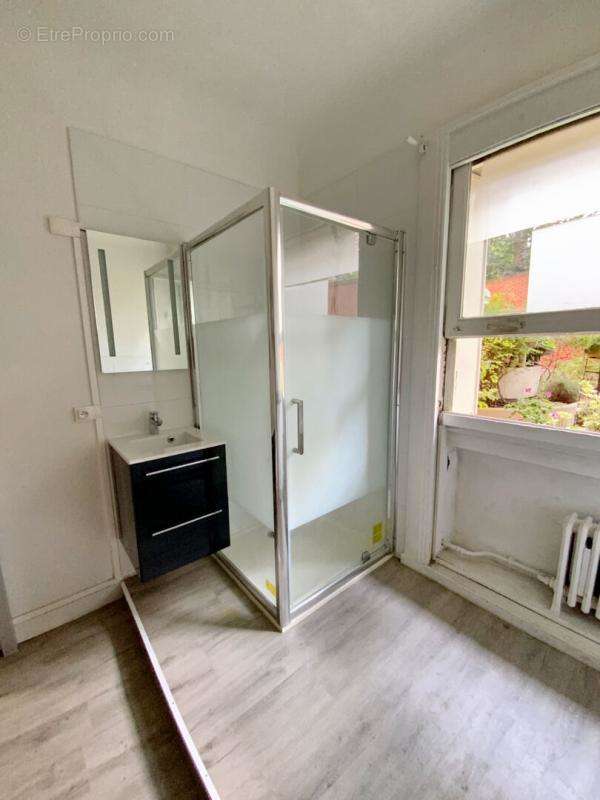 Appartement à LEVALLOIS-PERRET