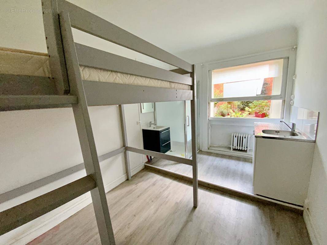 Appartement à LEVALLOIS-PERRET