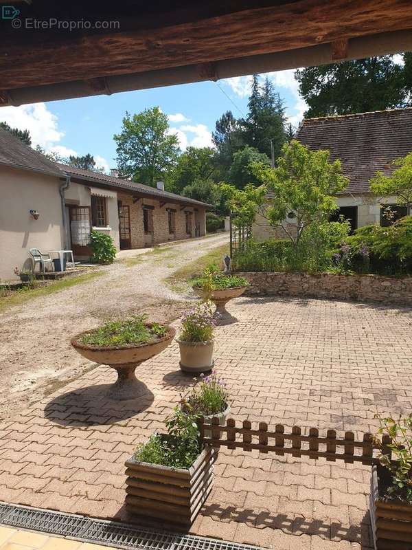 Maison à ROUFFIGNAC-SAINT-CERNIN-DE-REILHAC