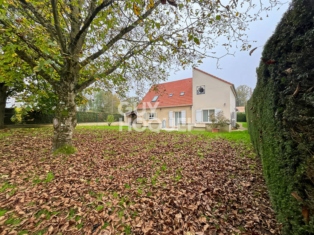 Maison à FONTENAY-TRESIGNY