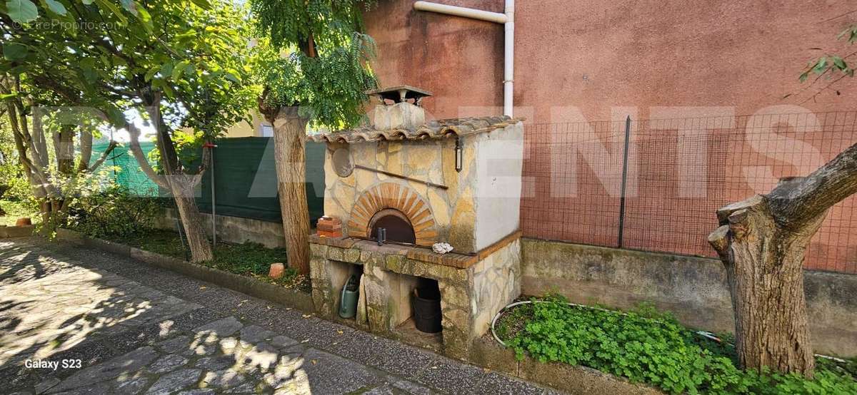 10 - Maison à SAINT-MAXIMIN-LA-SAINTE-BAUME