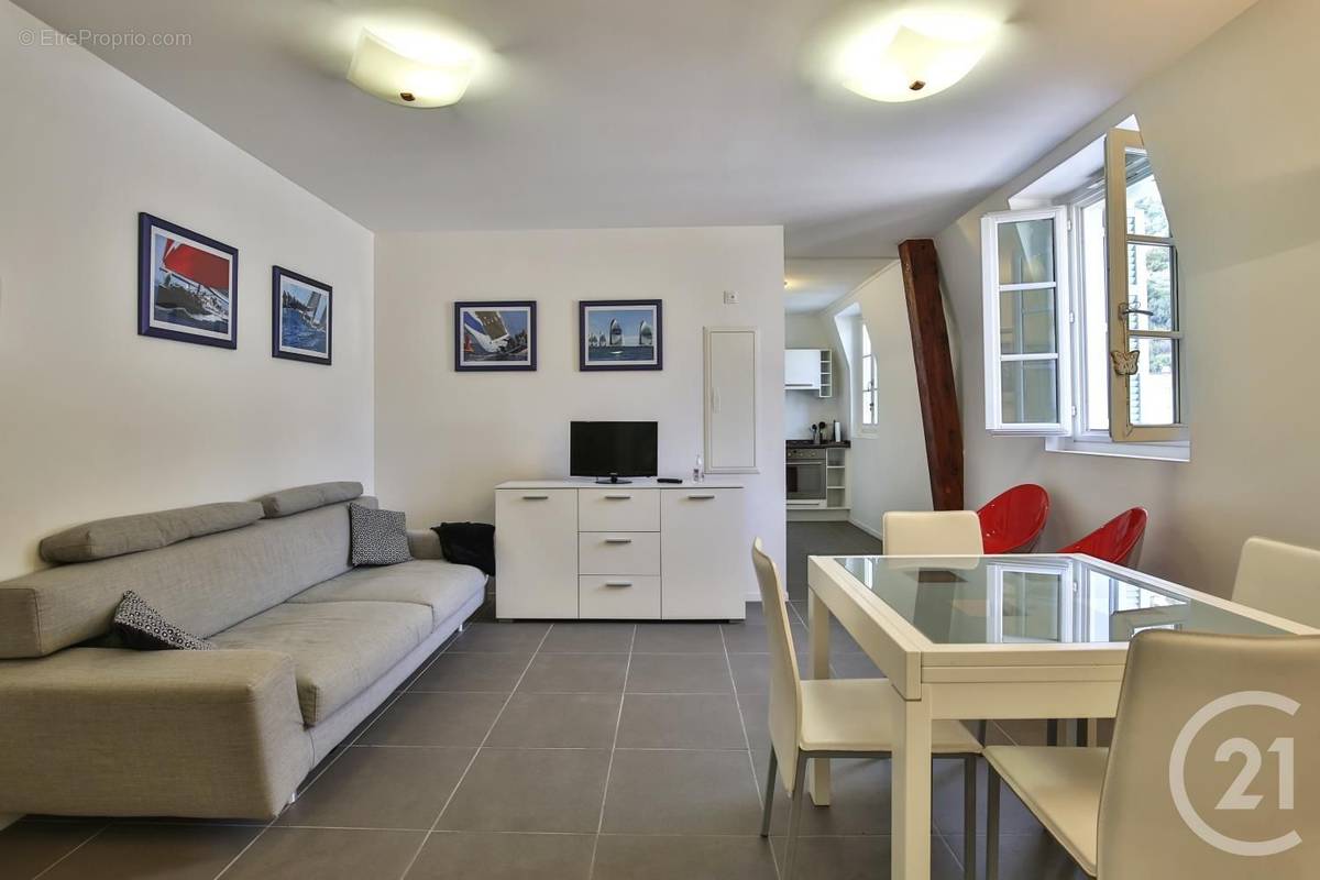 Appartement à BEAULIEU-SUR-MER