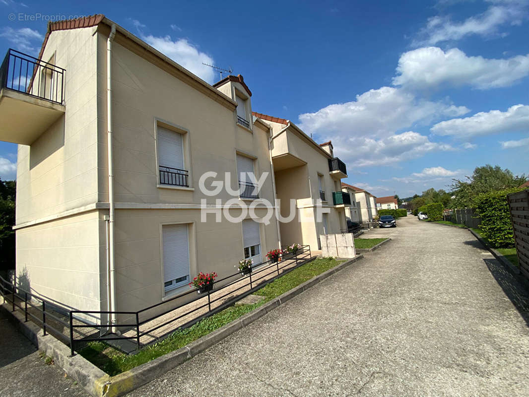 Appartement à COUBRON