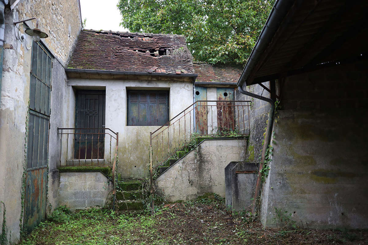 Maison à REMALARD