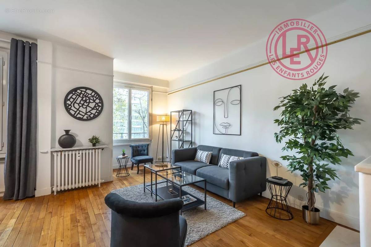 Appartement à PARIS-14E