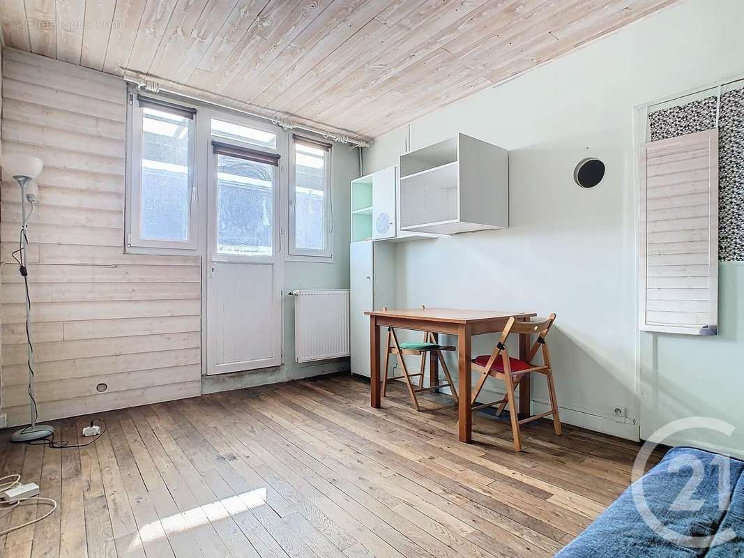 Appartement à PARIS-14E