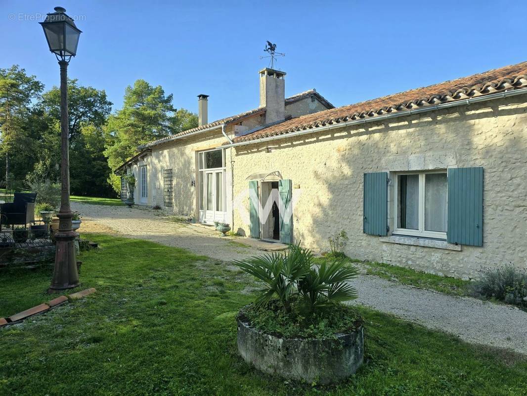 Maison à BOUTEILLES-SAINT-SEBASTIEN