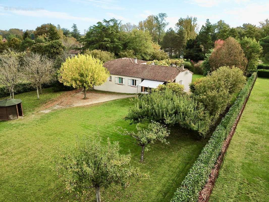 Maison à SAINTE-LIVRADE-SUR-LOT