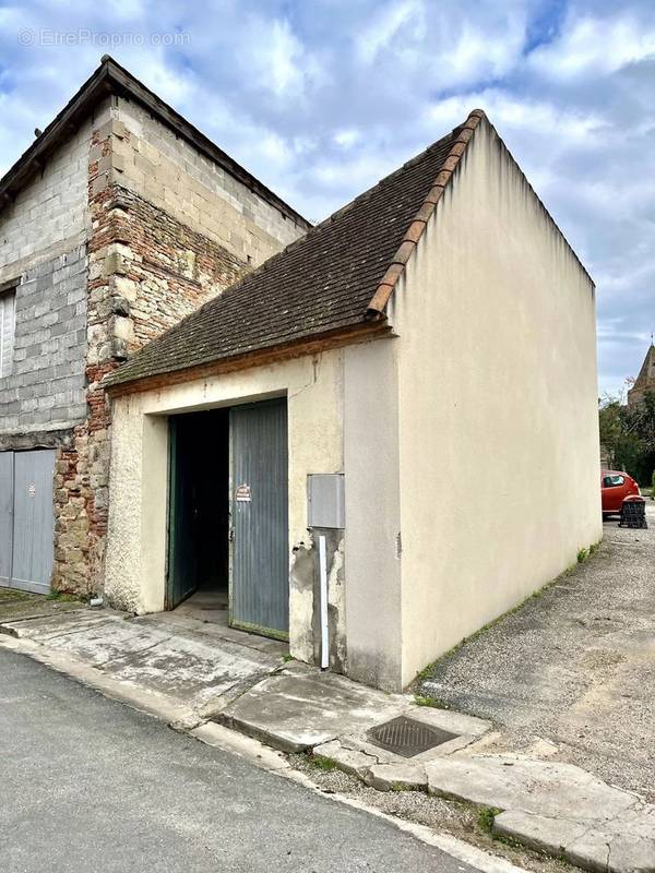 Parking à CASSENEUIL