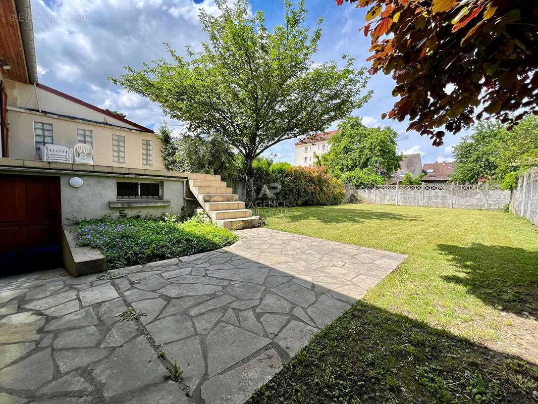 Maison à CARRIERES-SUR-SEINE