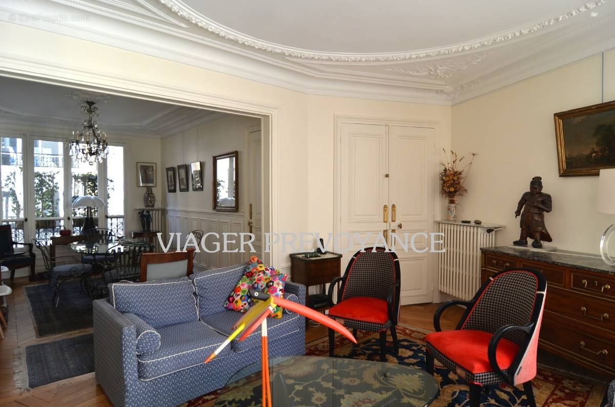 Appartement à NEUILLY-SUR-SEINE