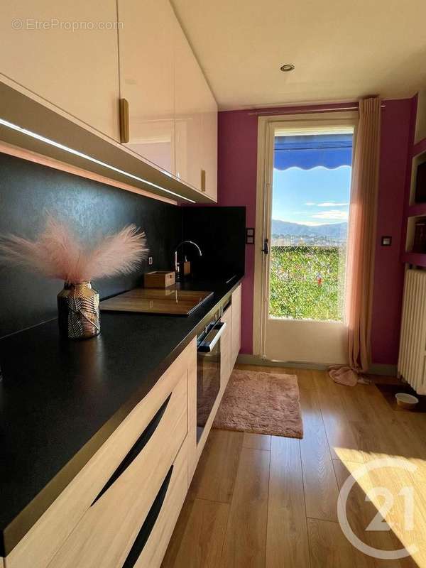 Appartement à MARSEILLE-4E