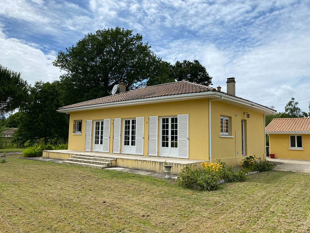 Maison à GRAYAN-ET-L&#039;HOPITAL