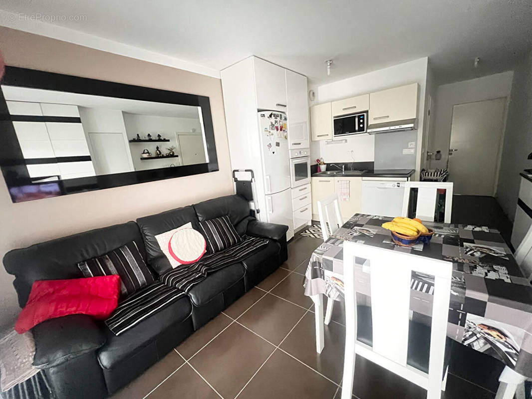 Appartement à SARTROUVILLE