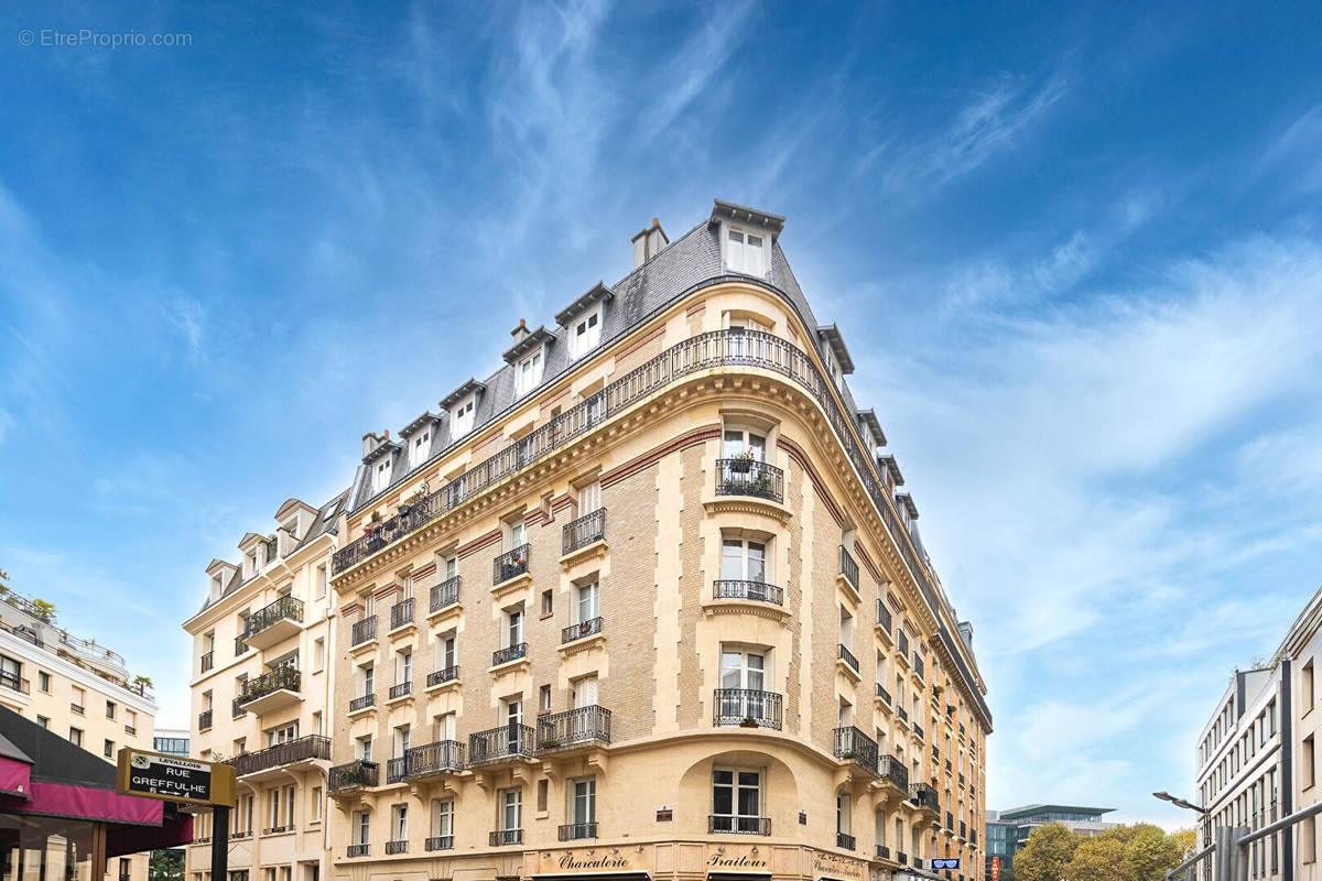 Appartement à LEVALLOIS-PERRET