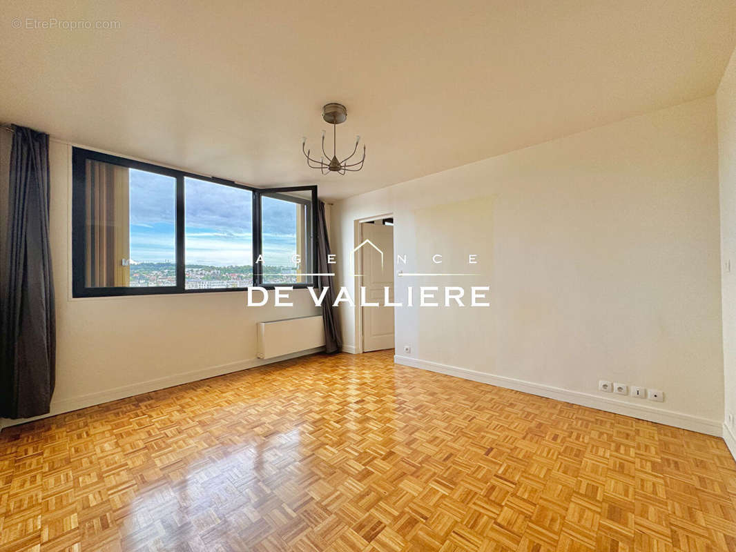 Appartement à NANTERRE