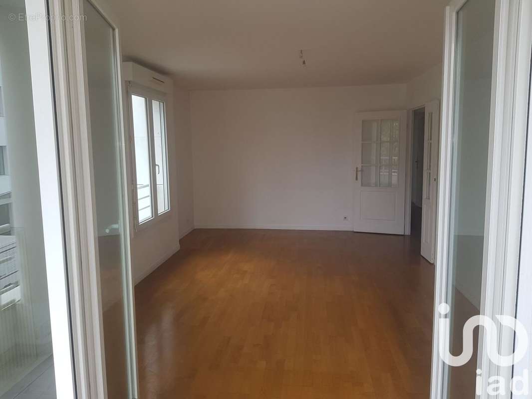 Photo 2 - Appartement à COURBEVOIE