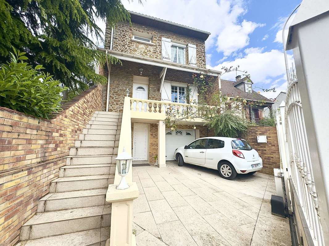 Maison à ROSNY-SOUS-BOIS