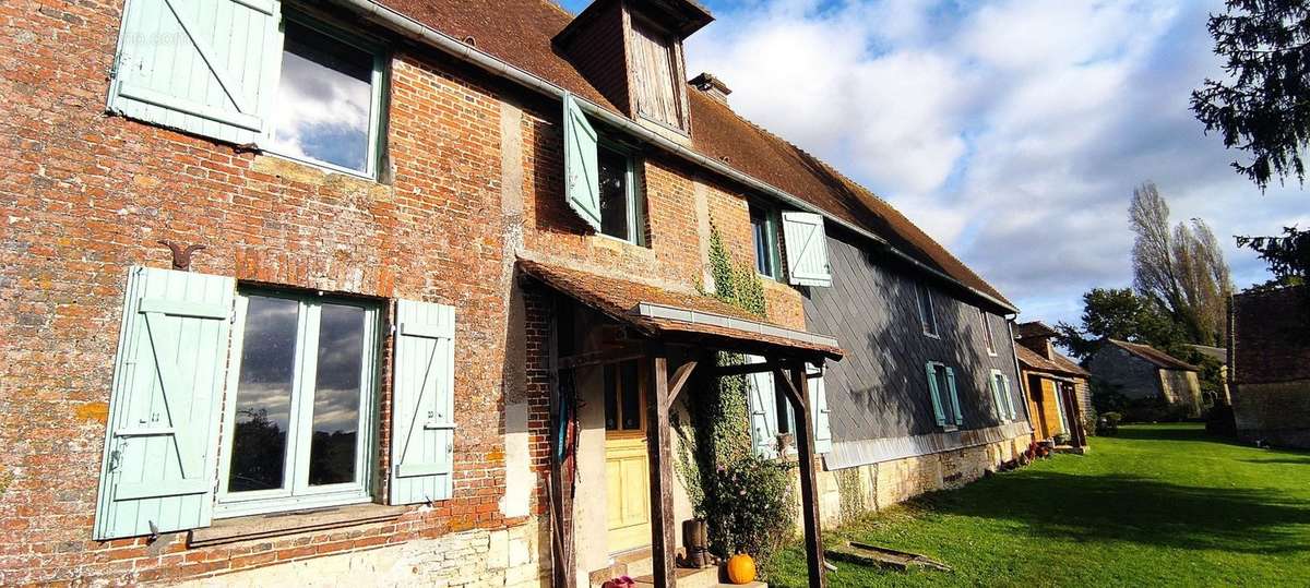 Maison à SAINT-PIERRE-SUR-DIVES