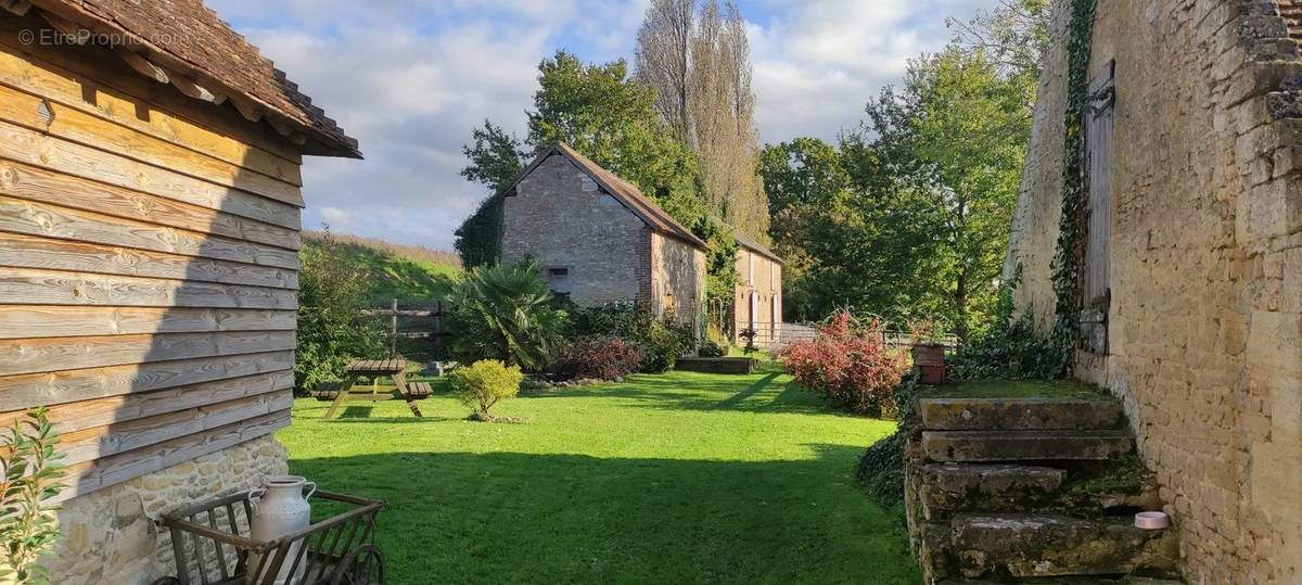 Maison à SAINT-PIERRE-SUR-DIVES