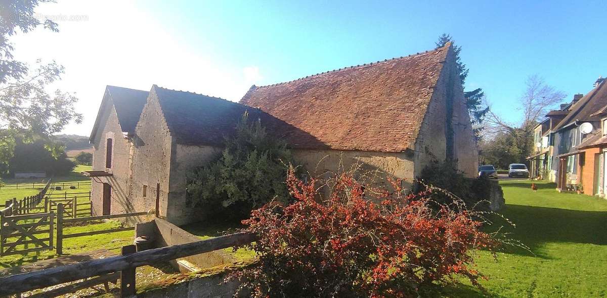 Maison à SAINT-PIERRE-SUR-DIVES