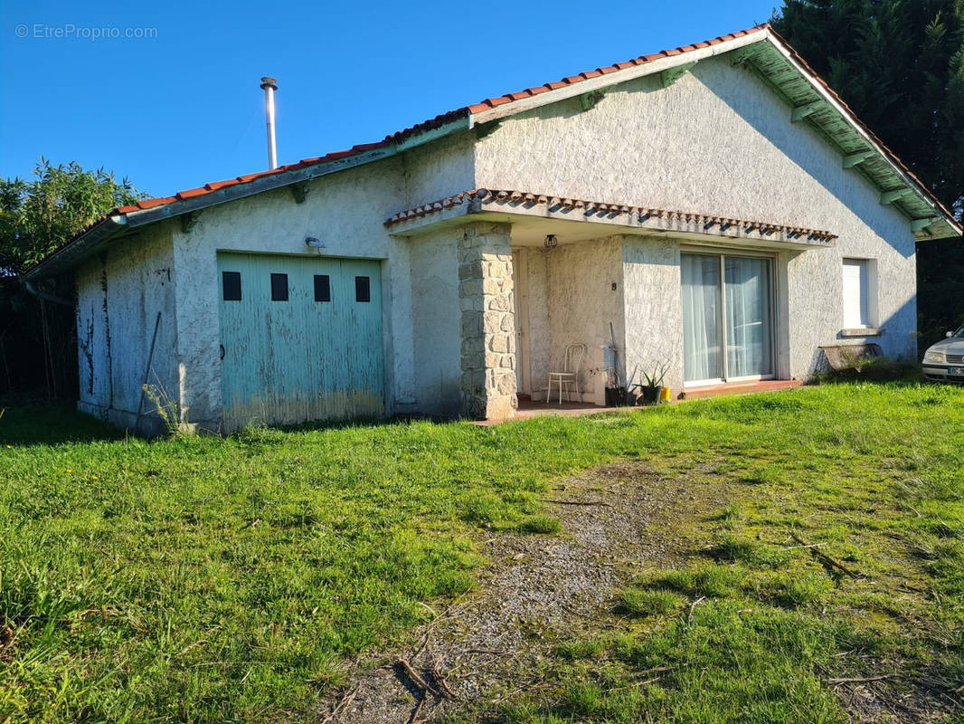 Maison à SALLES