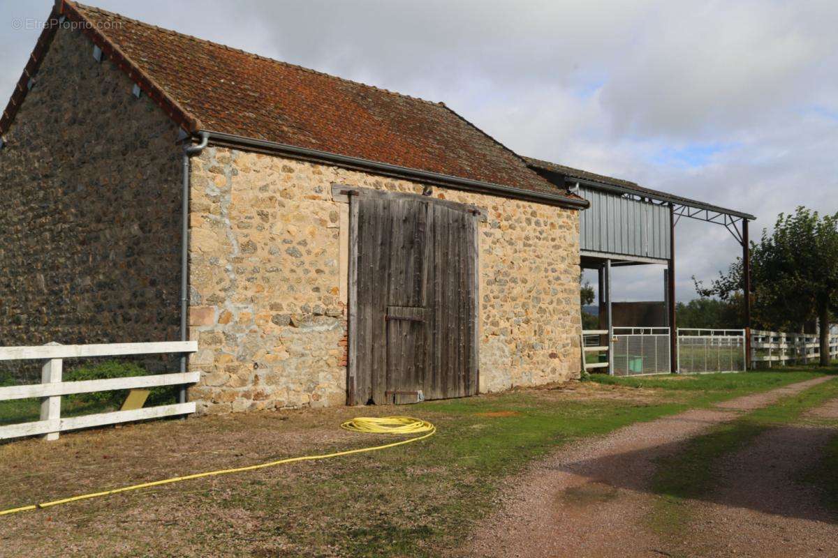 Maison à CHARBONNAT