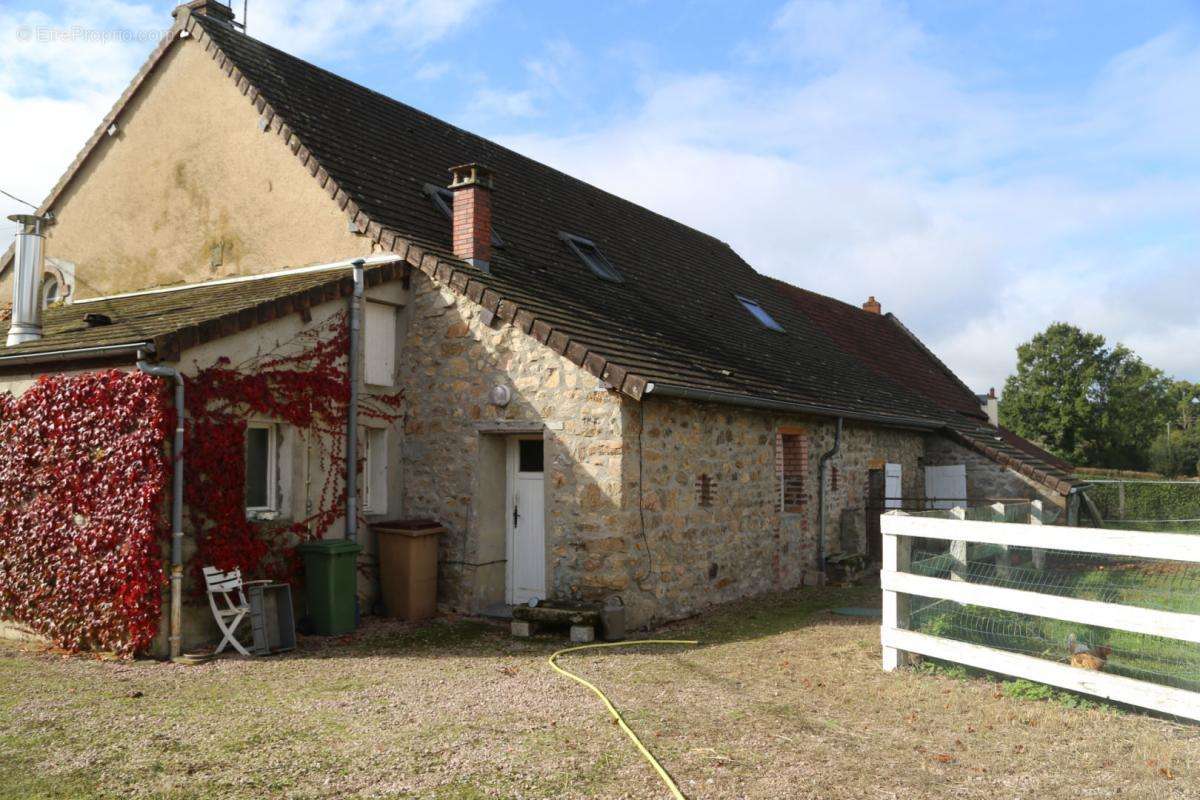 Maison à CHARBONNAT