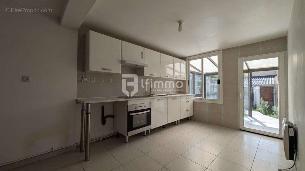 Appartement à COUIZA