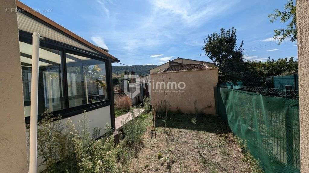 Appartement à COUIZA