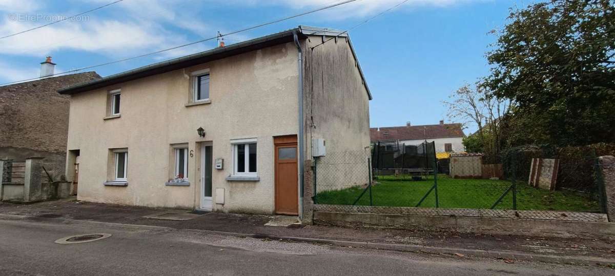 Maison à BREUCHES