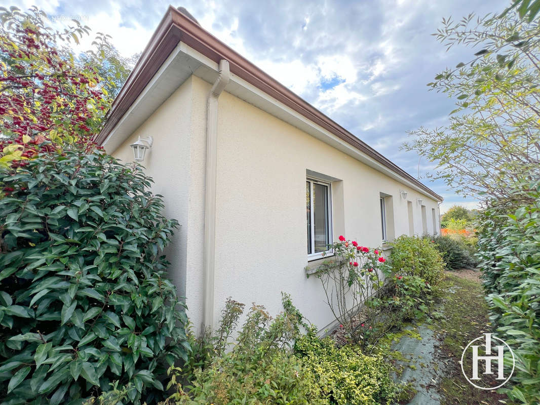 Maison à SAINT-AMAND-MONTROND