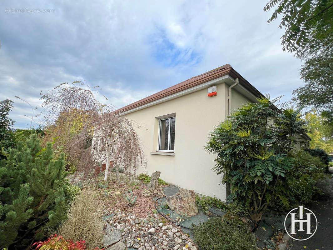 Maison à SAINT-AMAND-MONTROND