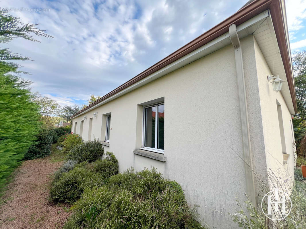 Maison à SAINT-AMAND-MONTROND