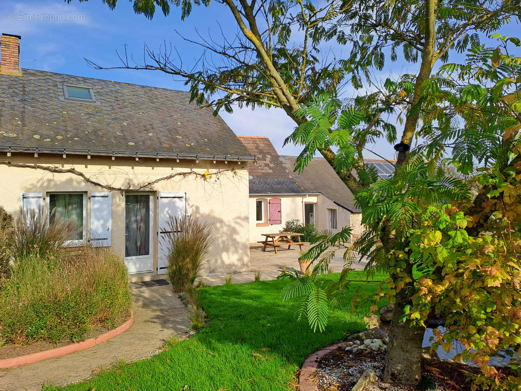 Maison à LA CHAPELLE-SAINT-SAUVEUR