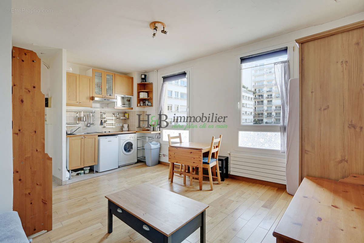 Appartement à PARIS-17E