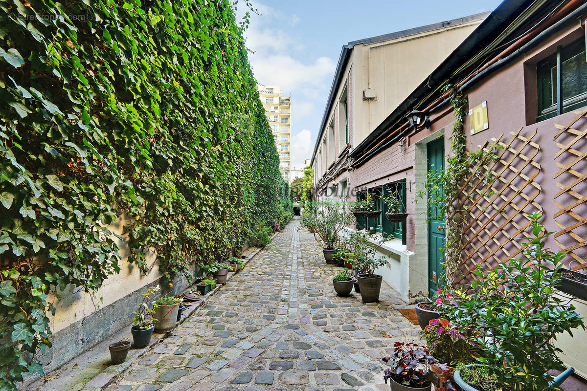 Appartement à PARIS-17E