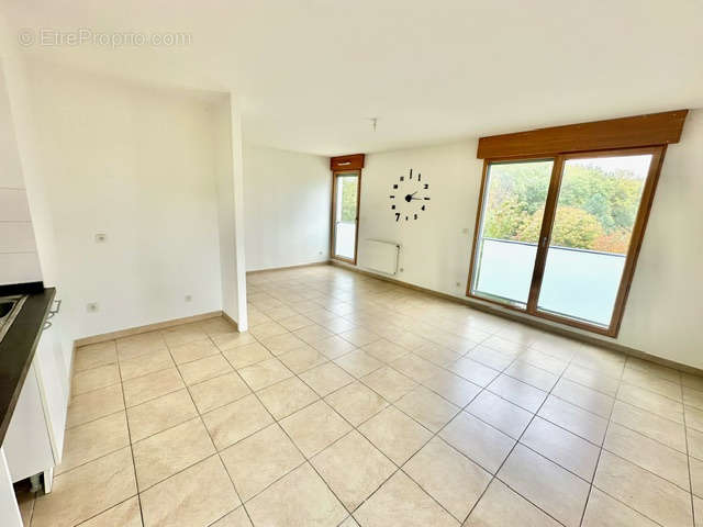 Appartement à PREVESSIN-MOENS