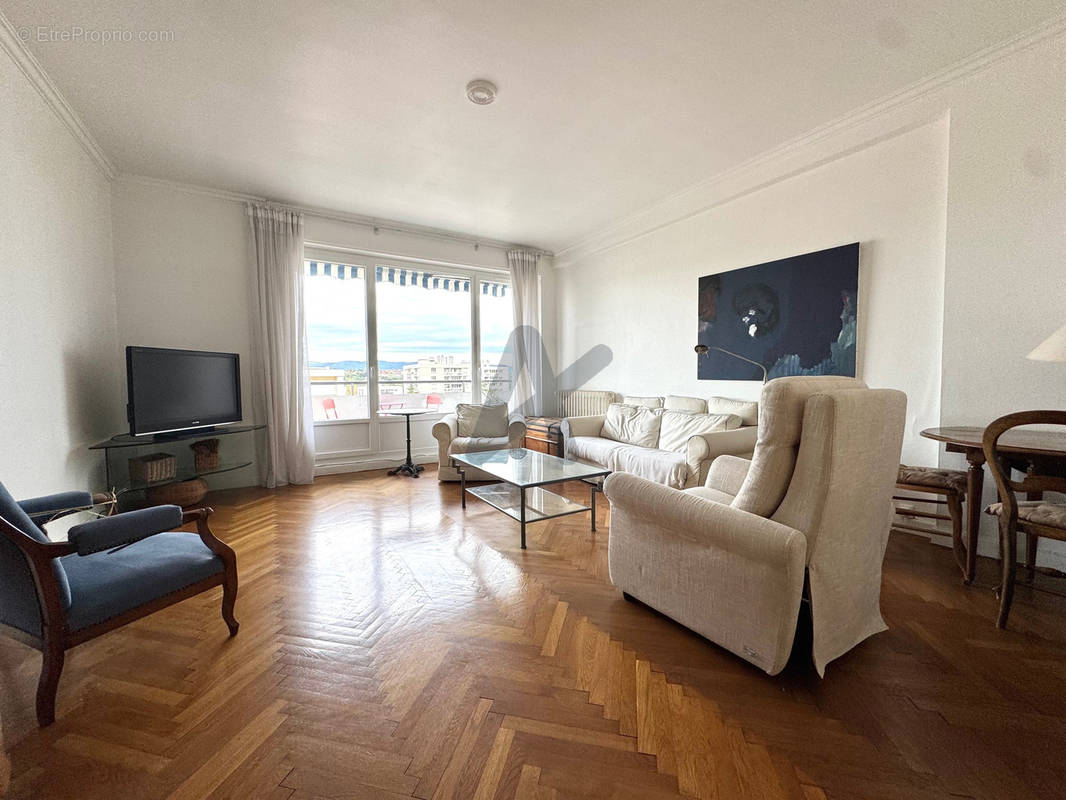 Appartement à SAINTE-FOY-LES-LYON