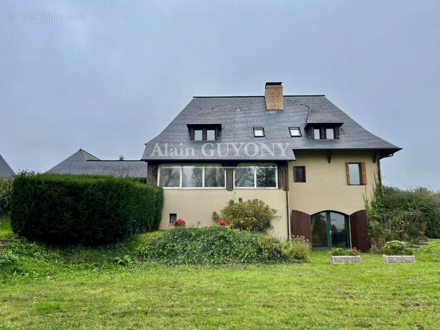 Maison à PONT-L&#039;EVEQUE